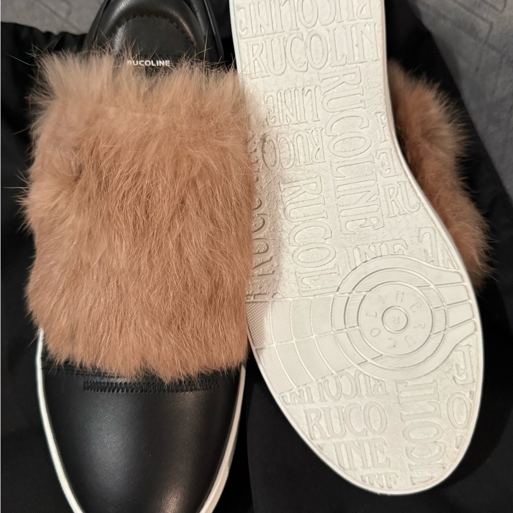 Women's Black and Tan Athletic Shoes - Picture 4 of 5